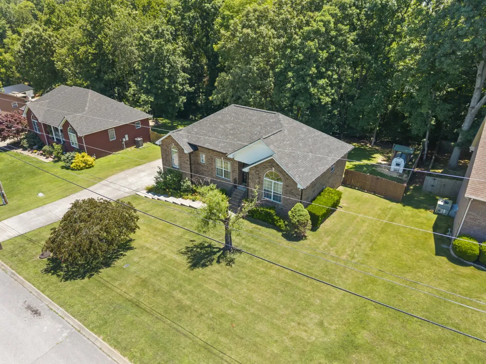 4092 Summit Dr Greenbrier, TN 37073