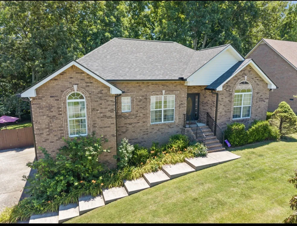 4092 Summit Dr Greenbrier, TN 37073