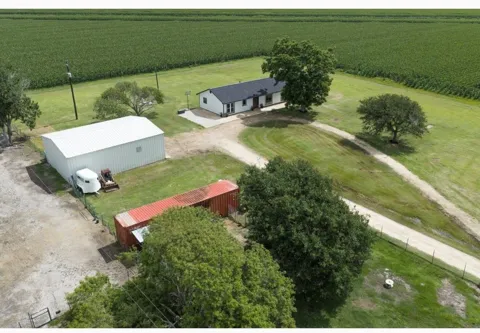1737 County Road 425