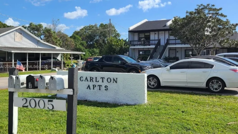 2005 Carlton drive #3 Melbourne, FL 32935