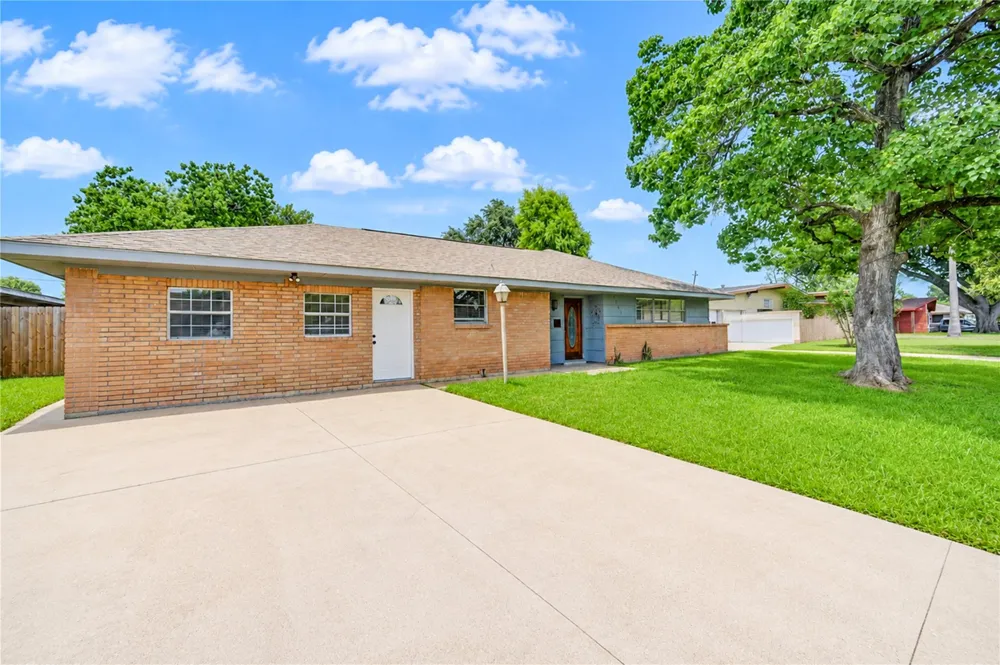 7543 Wilmerdean Street Houston, TX 77061
