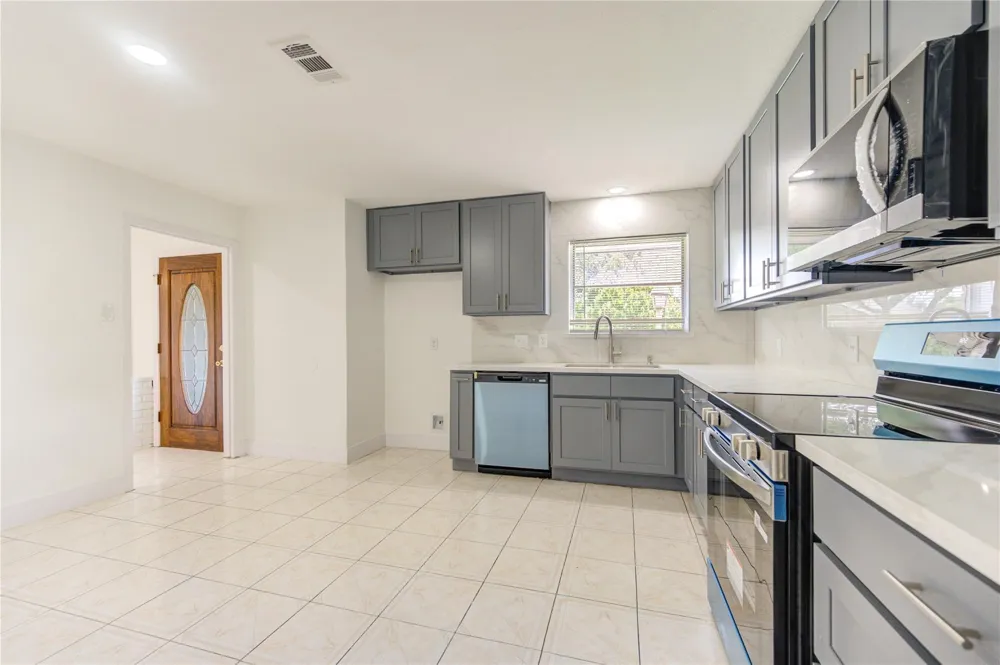 7543 Wilmerdean Street Houston, TX 77061
