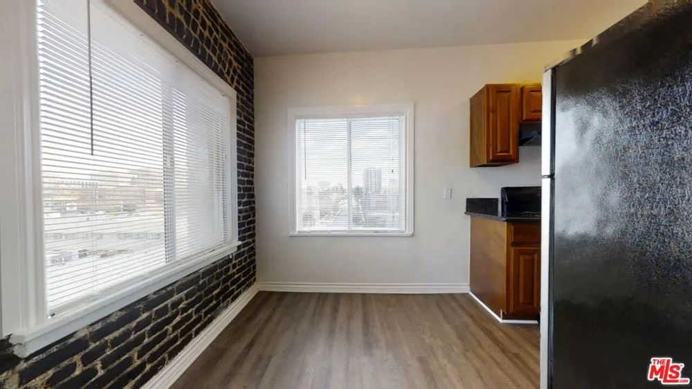 738 New Hampshire Avenue #209 Los Angeles, CA 90005