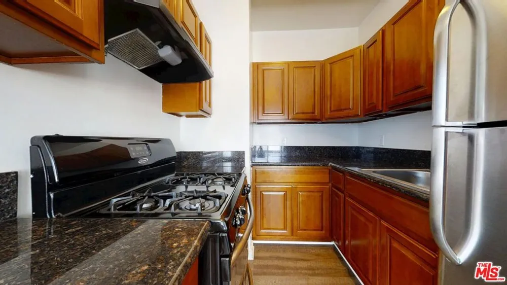 738 New Hampshire Avenue #209 Los Angeles, CA 90005