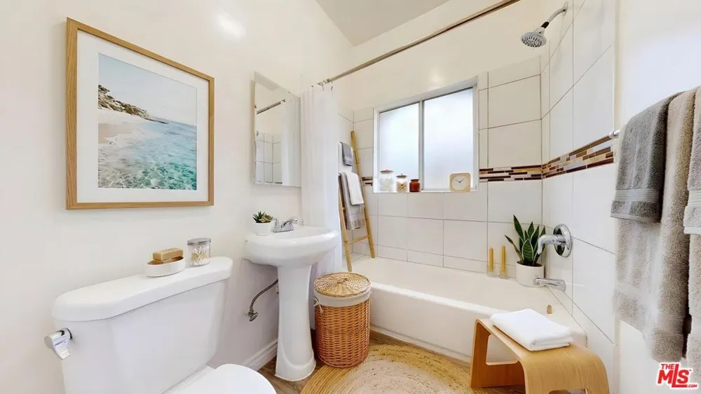 738 New Hampshire Avenue #209 Los Angeles, CA 90005