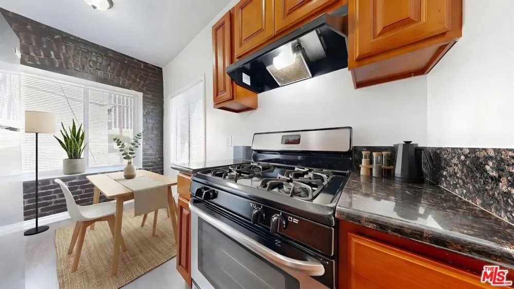 738 New Hampshire Avenue #209 Los Angeles, CA 90005