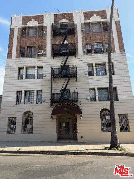 738 New Hampshire Avenue #209 Los Angeles, CA 90005
