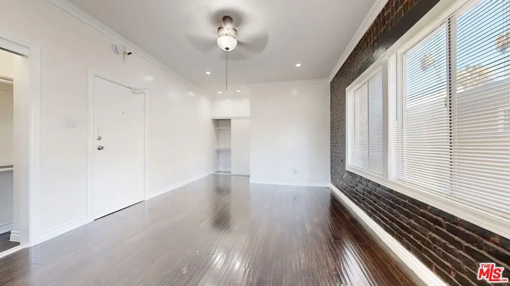 738 New Hampshire Avenue #209 Los Angeles, CA 90005