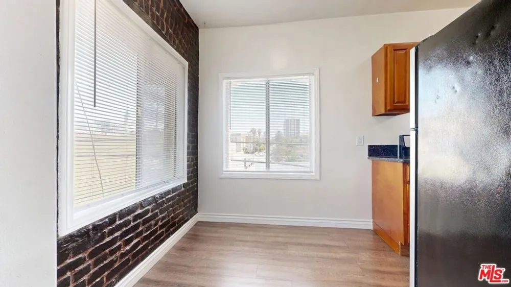 738 New Hampshire Avenue #209 Los Angeles, CA 90005