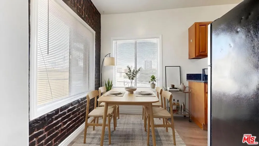 738 New Hampshire Avenue #209 Los Angeles, CA 90005