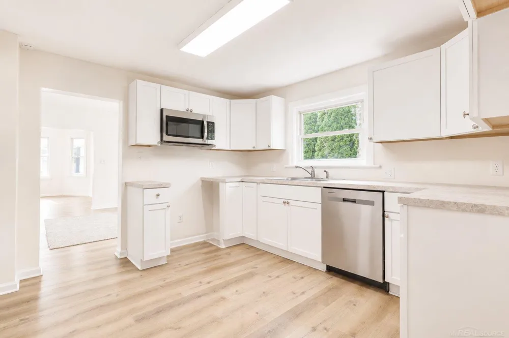 1821 11TH AVENUE Port Huron City, MI 48060
