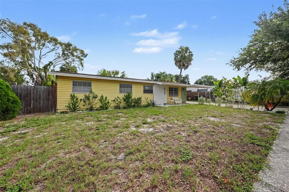 4733 W WISCONSIN AVENUE Tampa, FL 33616