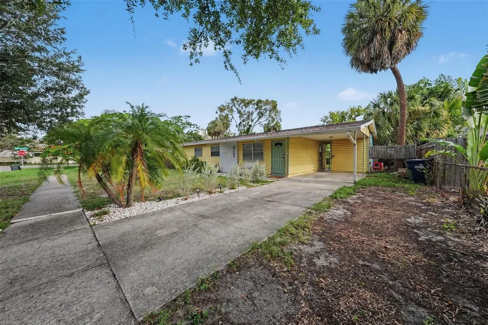 4733 W WISCONSIN AVENUE Tampa, FL 33616