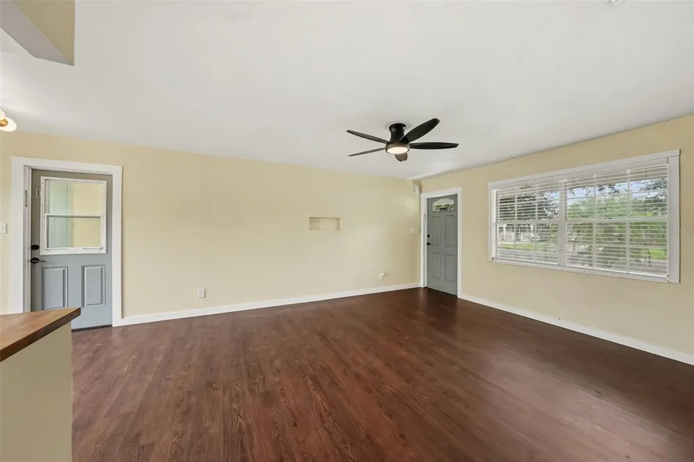 4733 W WISCONSIN AVENUE Tampa, FL 33616