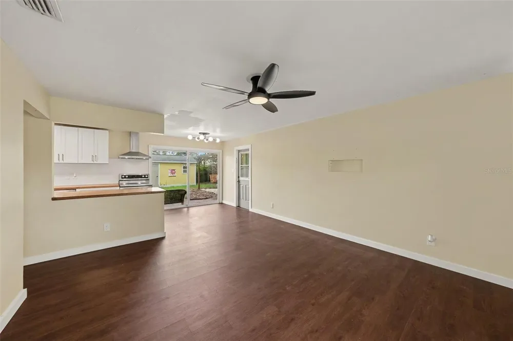 4733 W WISCONSIN AVENUE Tampa, FL 33616