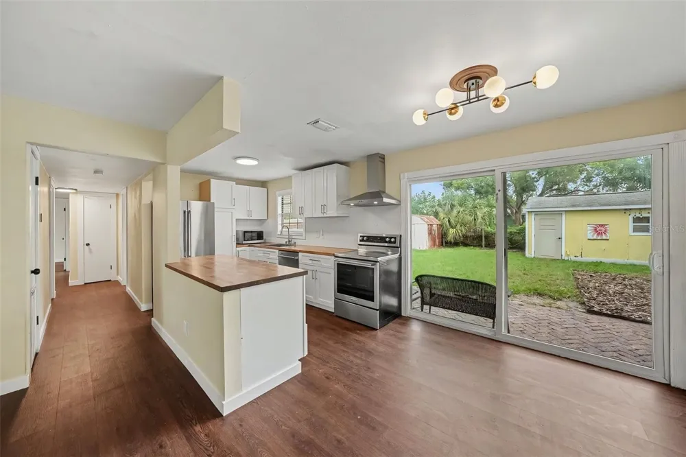 4733 W WISCONSIN AVENUE Tampa, FL 33616