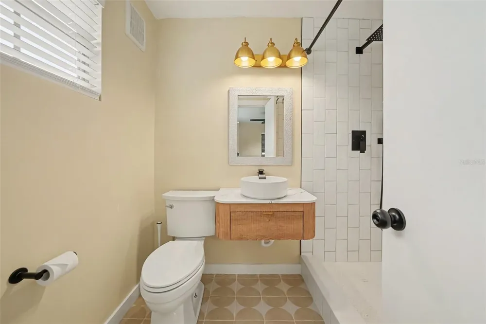 4733 W WISCONSIN AVENUE Tampa, FL 33616