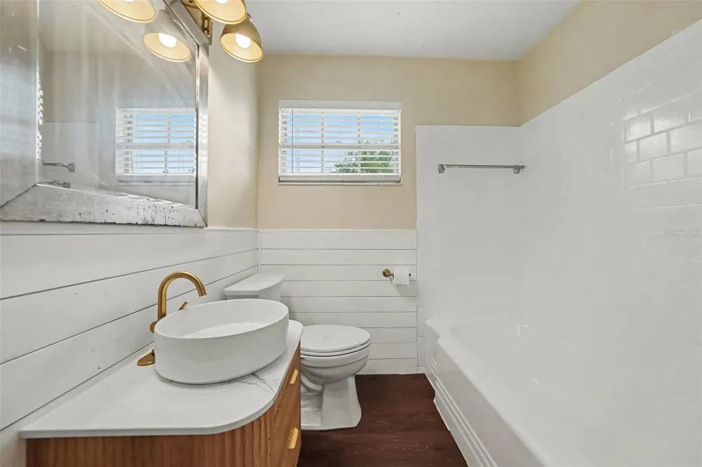 4733 W WISCONSIN AVENUE Tampa, FL 33616