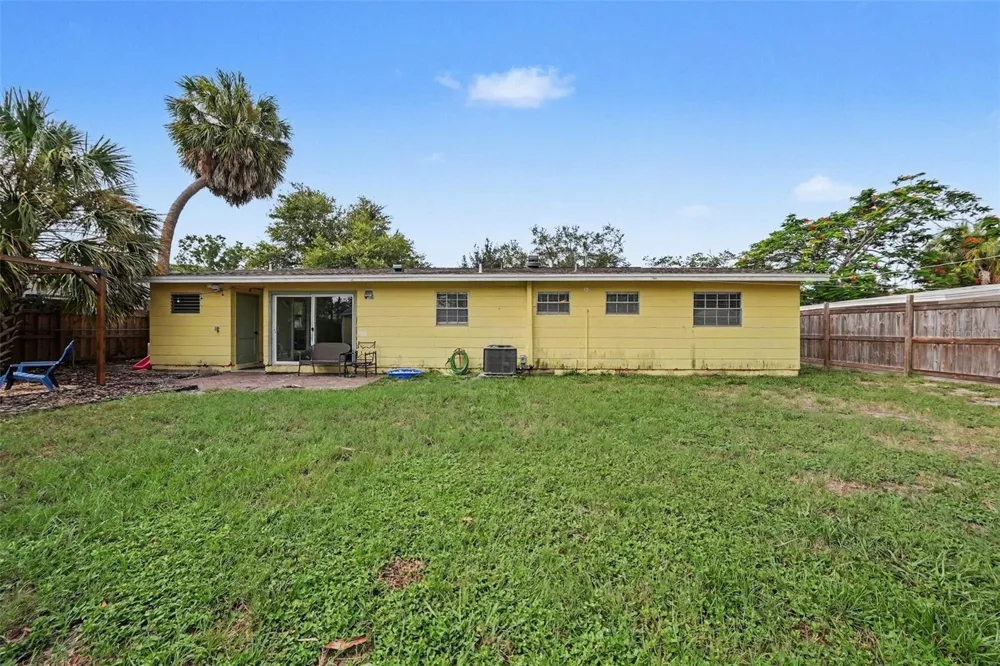4733 W WISCONSIN AVENUE Tampa, FL 33616
