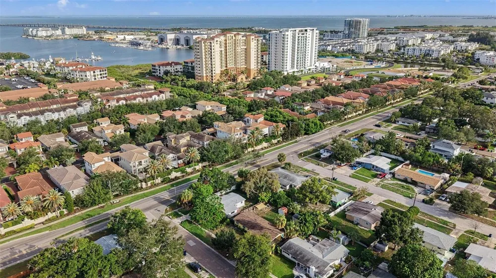 4733 W WISCONSIN AVENUE Tampa, FL 33616