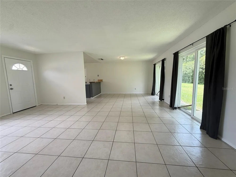 10122 MASON DIXON CIRCLE Orlando, FL 32821
