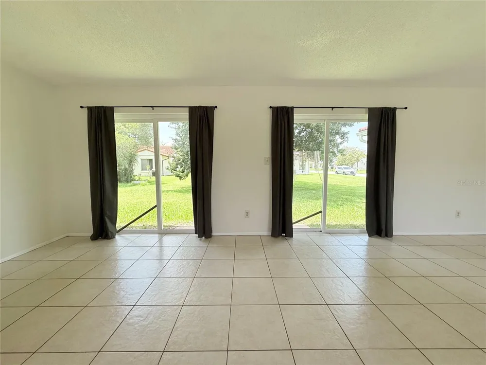 10122 MASON DIXON CIRCLE Orlando, FL 32821