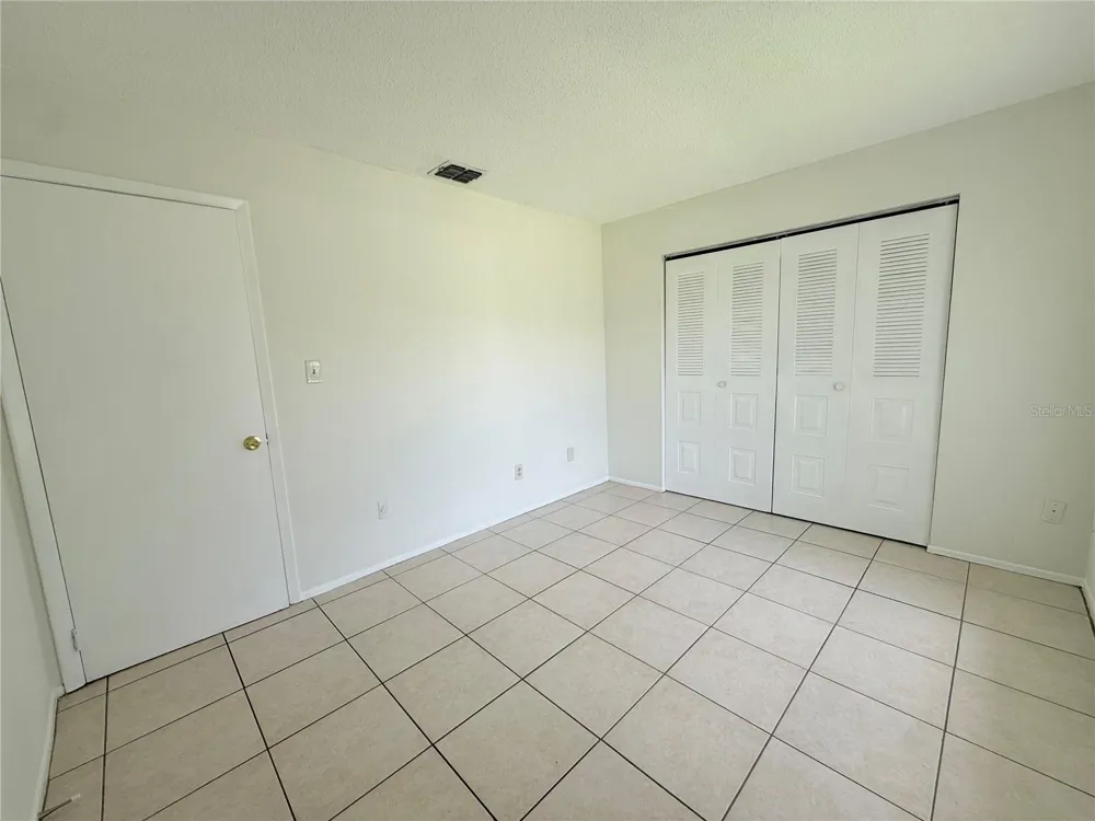 10122 MASON DIXON CIRCLE Orlando, FL 32821