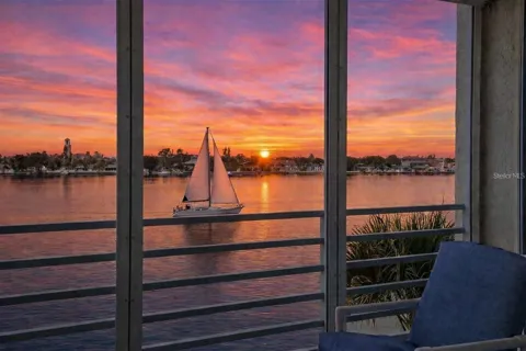 7984 SAILBOAT KEY BOULEVARD S #306