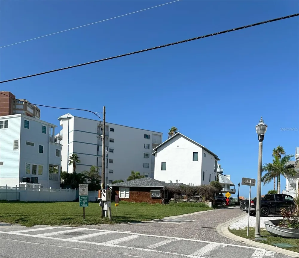 181st AVE W Redington Shores, FL 33708