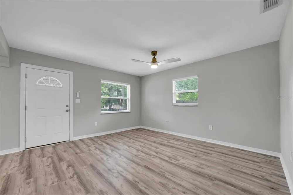 1808 S CLUB COURT Tampa, FL 33612