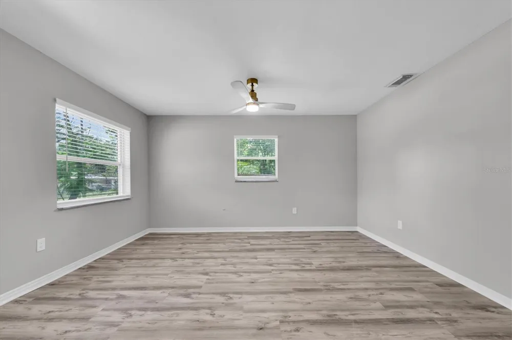 1808 S CLUB COURT Tampa, FL 33612