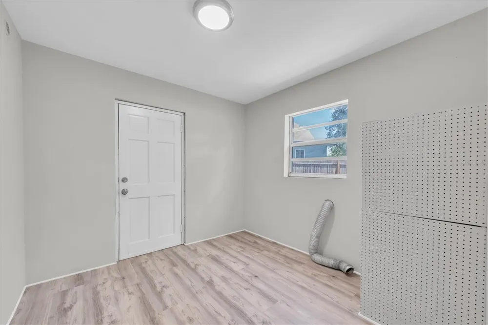 1808 S CLUB COURT Tampa, FL 33612