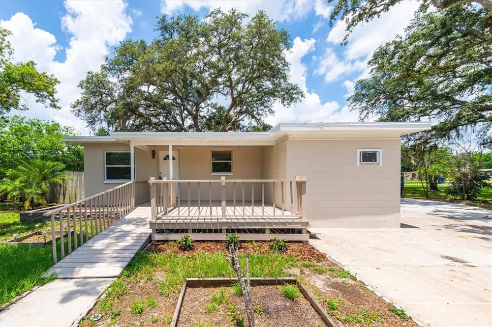 1808 S CLUB COURT Tampa, FL 33612