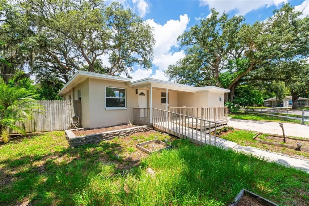 1808 S CLUB COURT Tampa, FL 33612