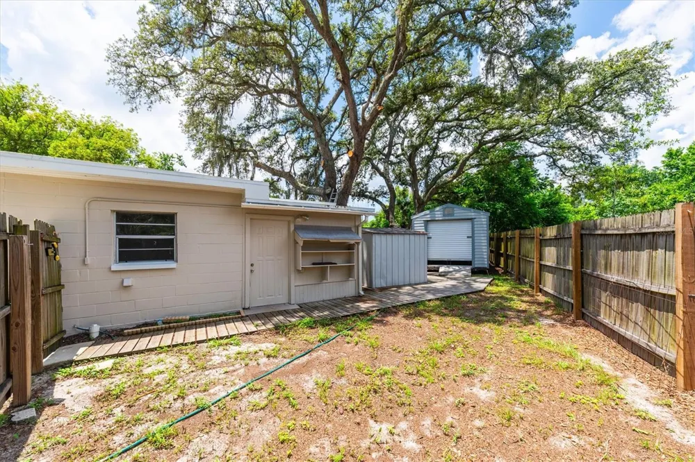 1808 S CLUB COURT Tampa, FL 33612