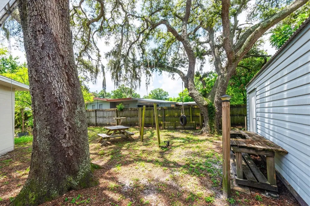 1808 S CLUB COURT Tampa, FL 33612