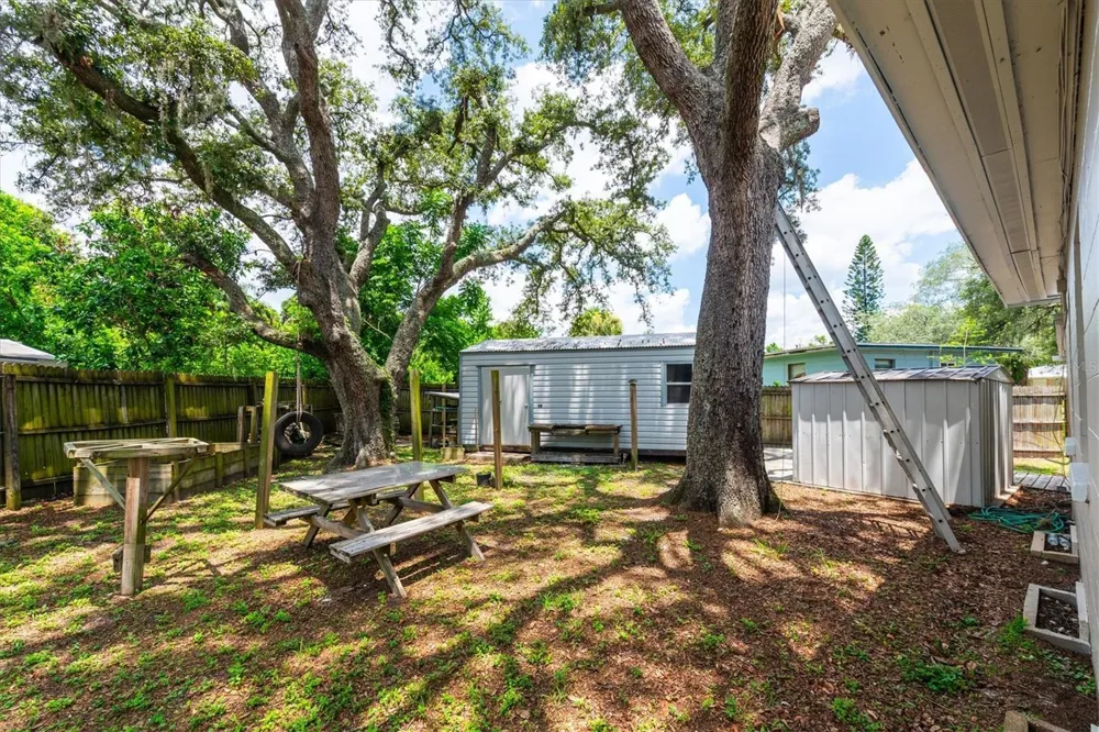 1808 S CLUB COURT Tampa, FL 33612