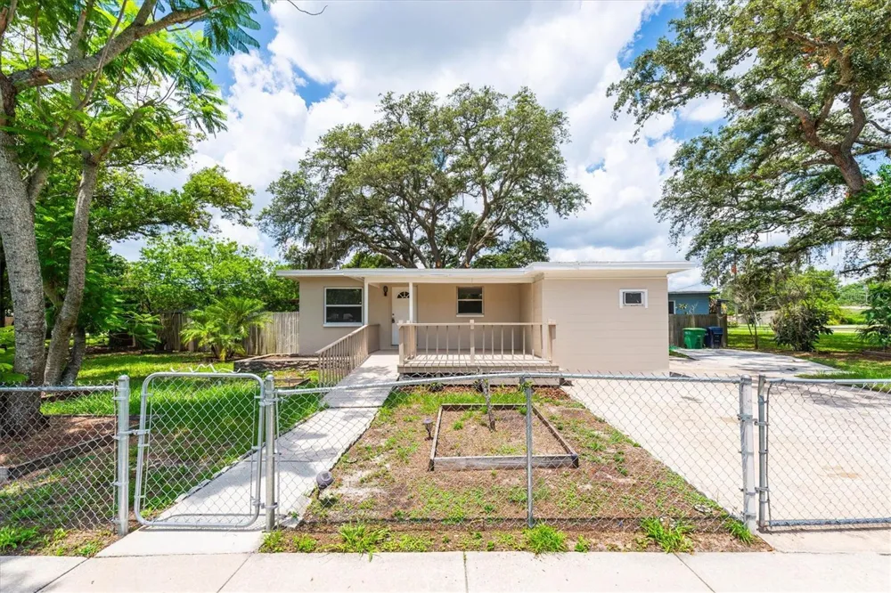 1808 S CLUB COURT Tampa, FL 33612
