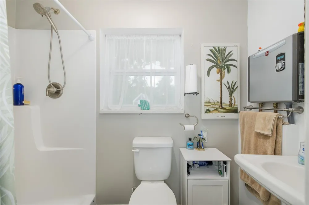 5708 HOMECREST ROAD New Port Richey, FL 34652