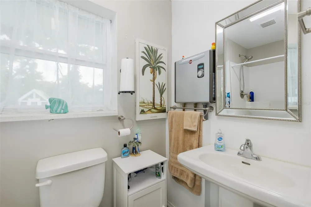 5708 HOMECREST ROAD New Port Richey, FL 34652