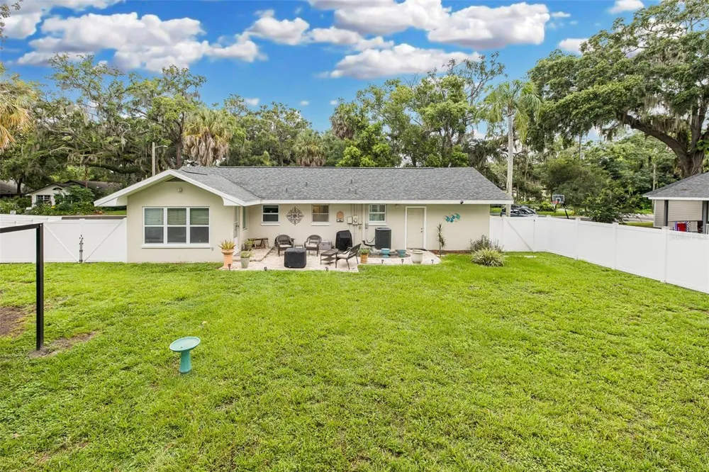 5708 HOMECREST ROAD New Port Richey, FL 34652