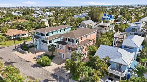113 AQUA LANE