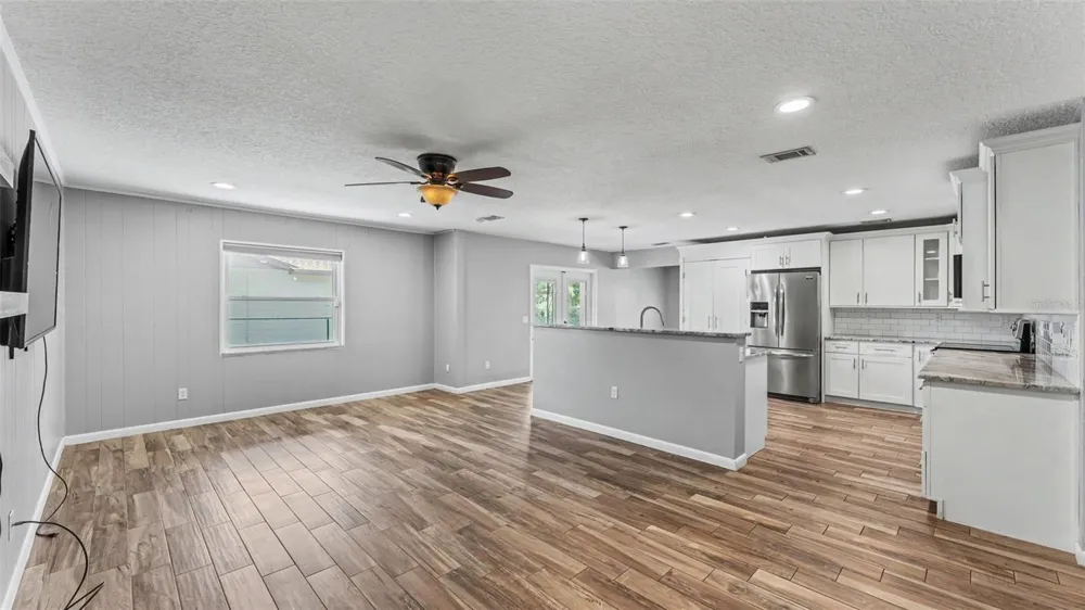 1717 TIERRA ALTA DRIVE Lakeland, FL 33813