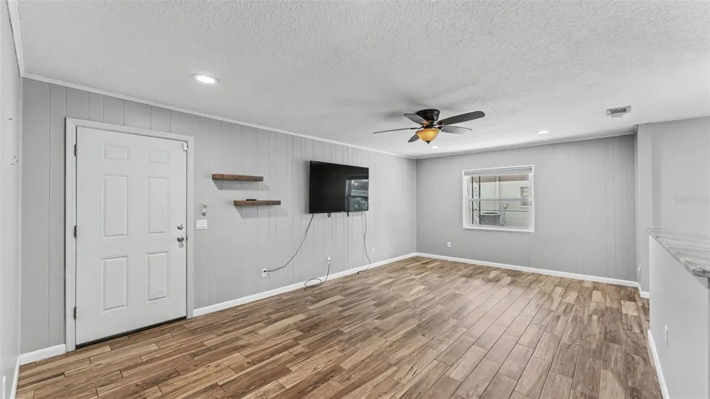 1717 TIERRA ALTA DRIVE Lakeland, FL 33813