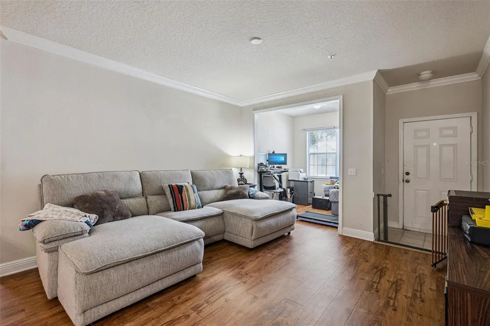 200 SOUTHERN PECAN CIRCLE #104 Winter Garden, FL 34787