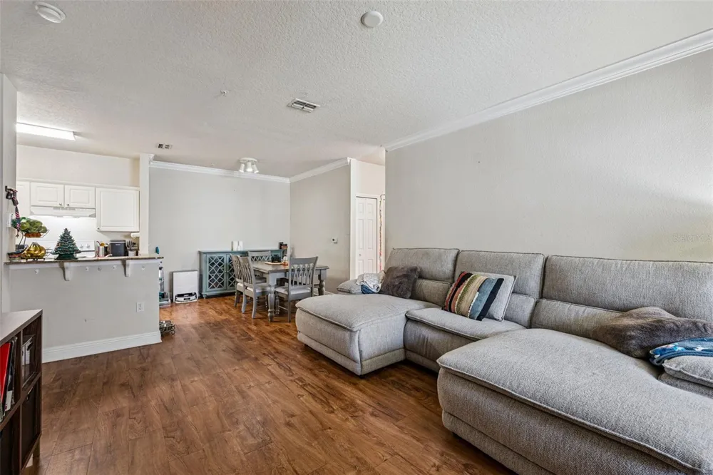 200 SOUTHERN PECAN CIRCLE #104 Winter Garden, FL 34787