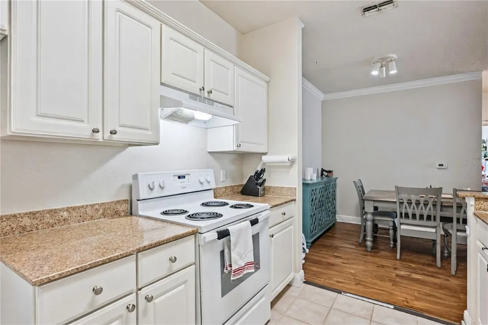 200 SOUTHERN PECAN CIRCLE #104 Winter Garden, FL 34787