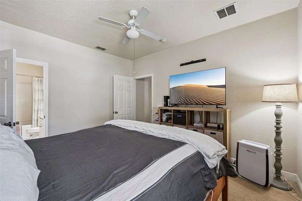 200 SOUTHERN PECAN CIRCLE #104 Winter Garden, FL 34787