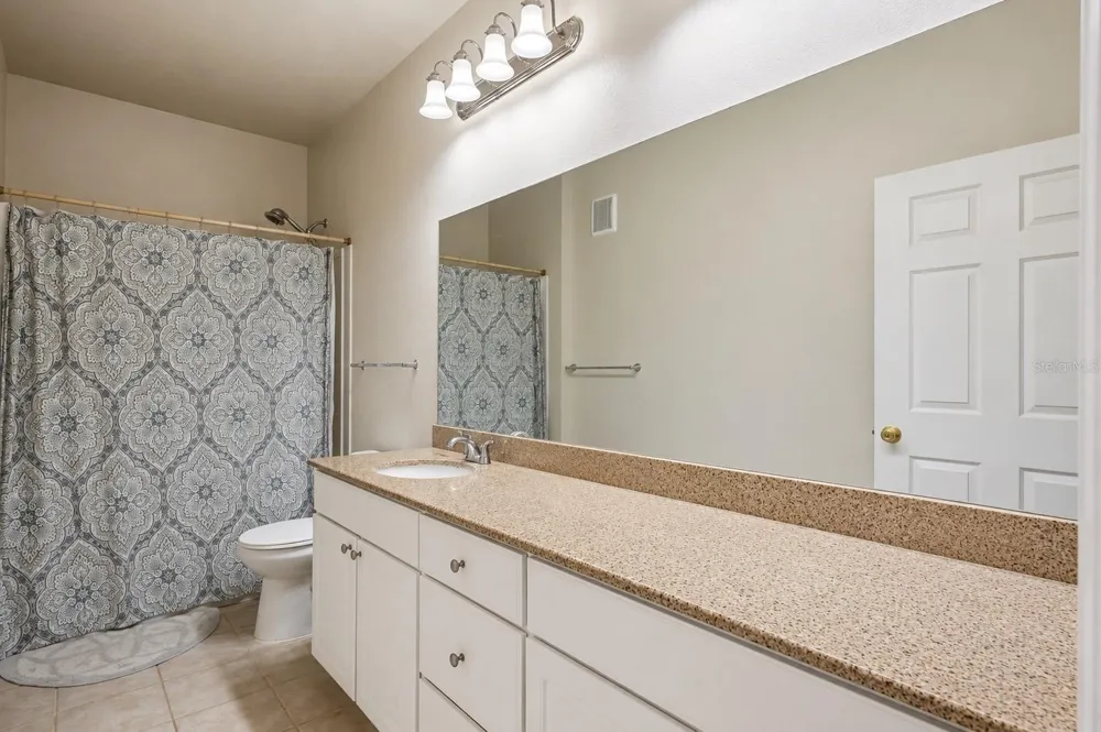 200 SOUTHERN PECAN CIRCLE #104 Winter Garden, FL 34787