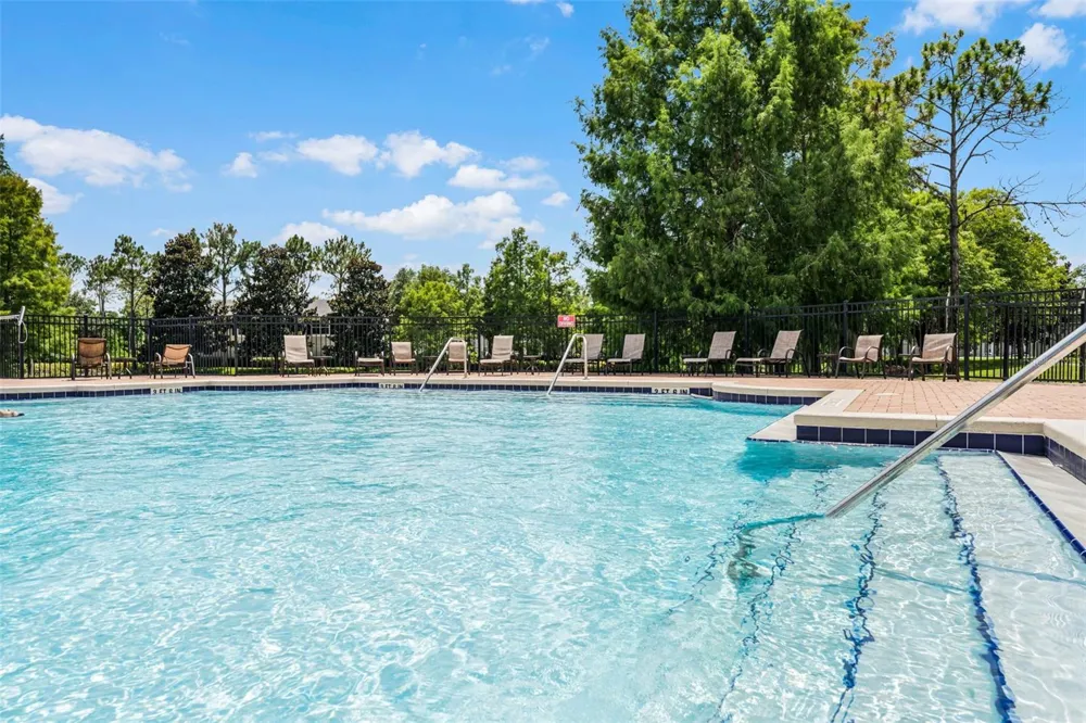 200 SOUTHERN PECAN CIRCLE #104 Winter Garden, FL 34787